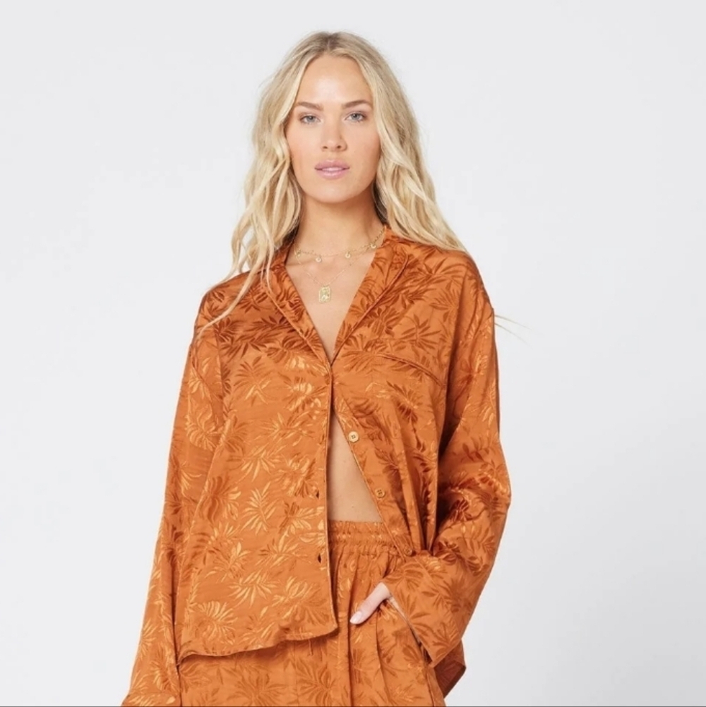L*Space In Your Dreams Satiny Palm Pajama Top Sz M amber